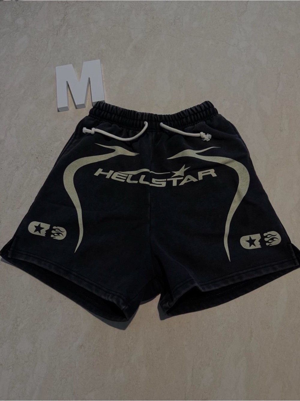 Size M | Black Hellstar shorts